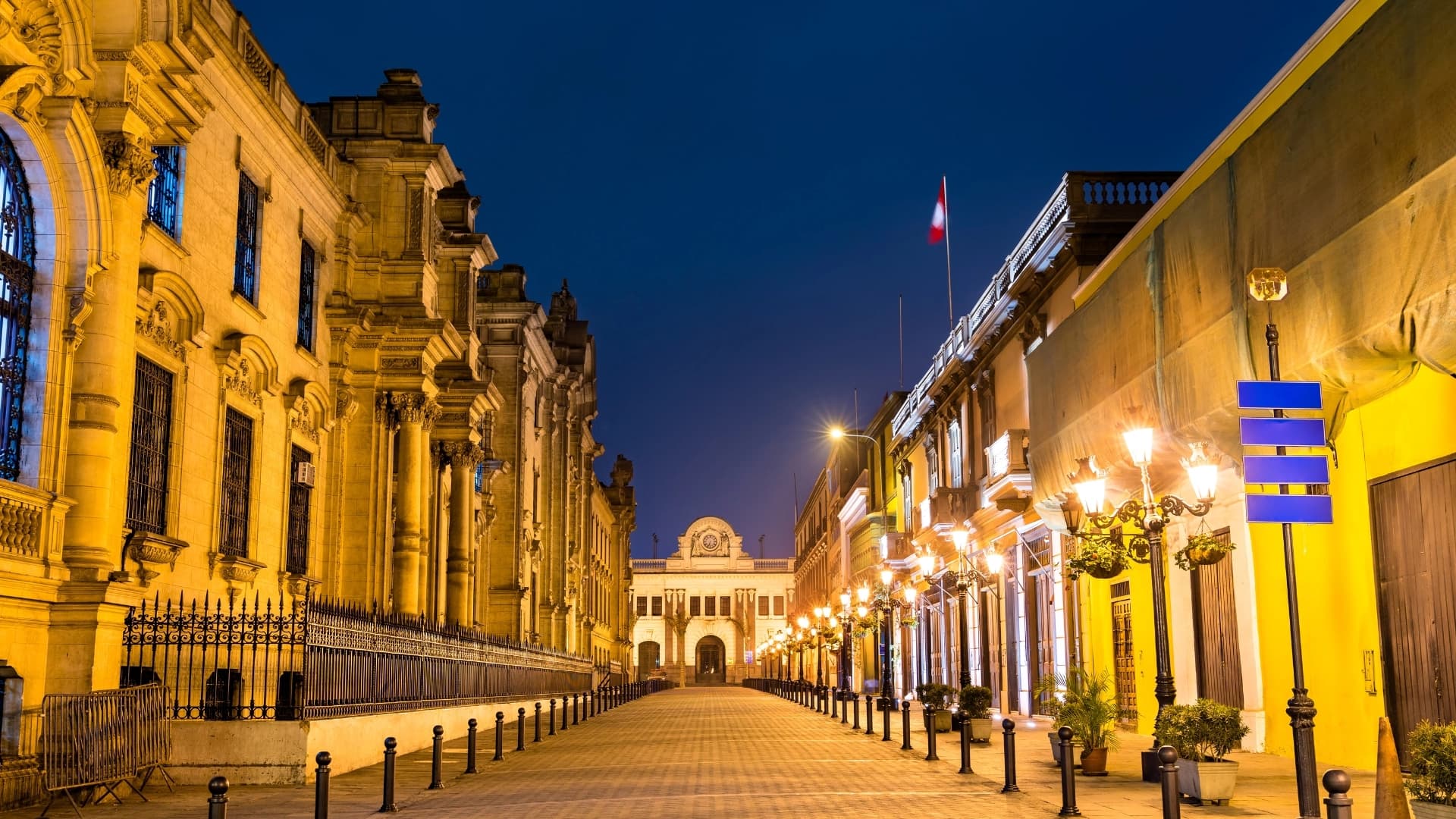 Lima Magic Water Circuit Night Tour, Peru with guide
